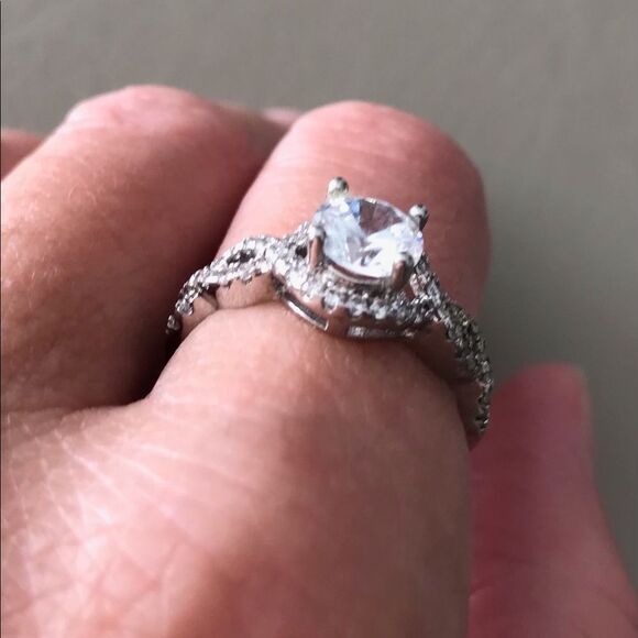 Charmed Aroma | Size 8 Ring - Picture 2 of 5